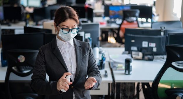 Berater führen ein Online-Meeting mit einem Kunden durch